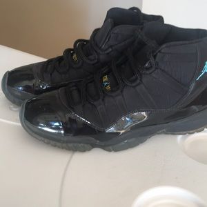 Mens Jordan 11 Gamma athletic shoes